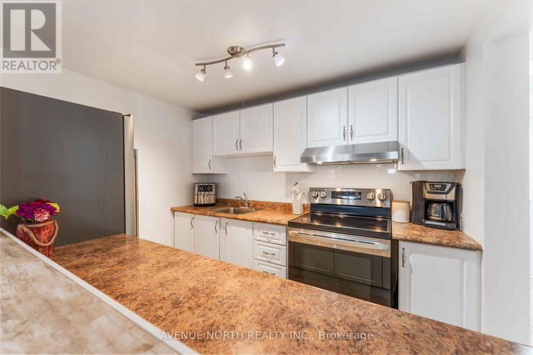 29608047/1964-garden-park-lane/blackburn-hamlet-south/ottawa/ontario/K1B5B2_12