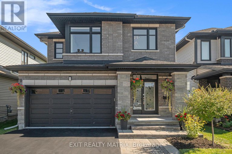 28876116/132-lynn-valley-terrace/mer-bleuebradley-estatesanderson-park/ottawa/ontario/K1W0L5_1