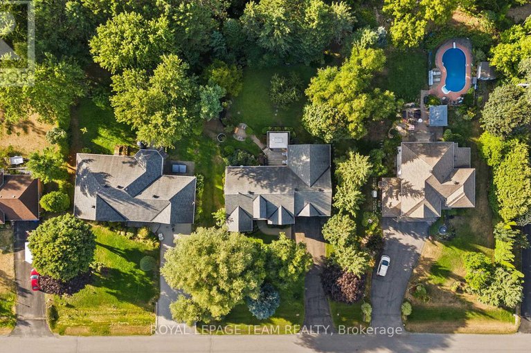 28816789/6825-sunset-boulevard/greely/ottawa/ontario/K4P1M6_39
