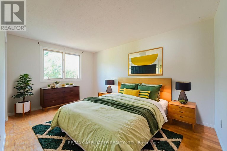 28708608/208-old-colony-road-e/glencairnhazeldean/ottawa/ontario/K2L1M7_17