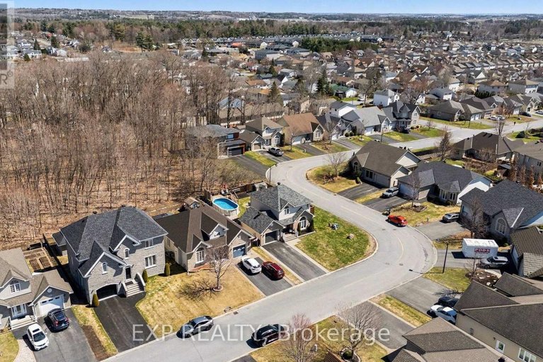 29645045/212-jasper-crescent/town-of-rockland/clarence-rockland/ontario/K4K0A3_40