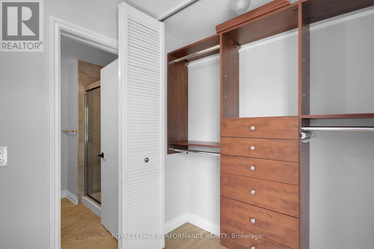 29057933/82-queensline-drive/bruce-farmgraham-parkqualicumbellands/ottawa/ontario/K2H7J5_8