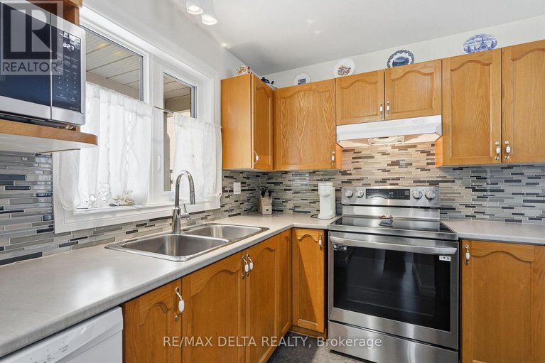 29445828/301-bonavista-street/town-of-rockland/clarence-rockland/ontario/K4K1N8_14