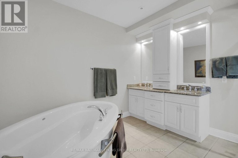 29609509/121-macdonald-street/ottawa-centregolden-triangle/ottawa/ontario/K2P1H7_28