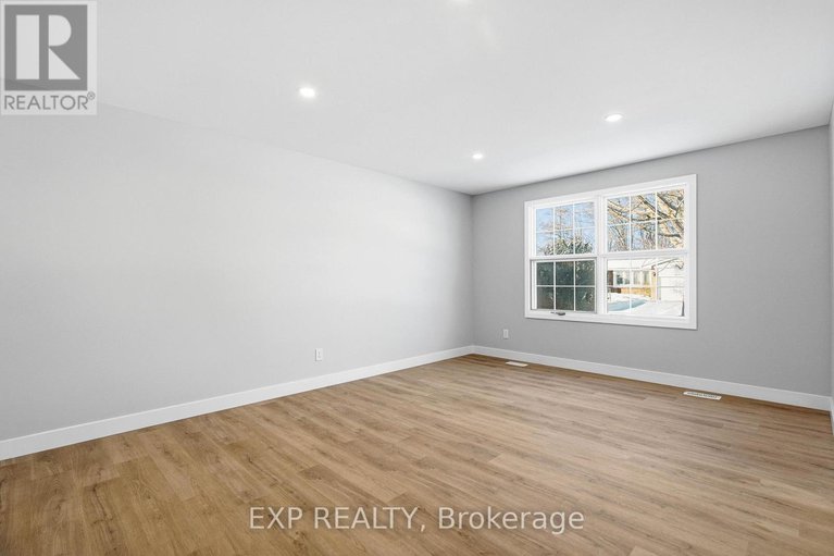 29332687/2158-fillmore-crescent/beacon-hill-north/ottawa/ontario/K1J6A4_6