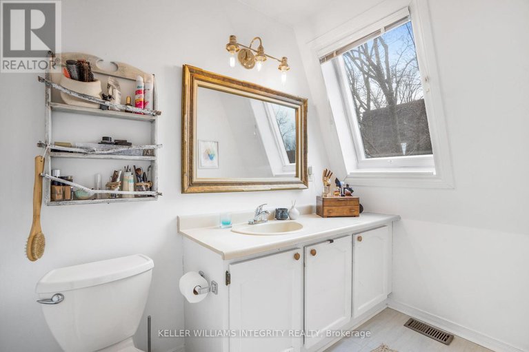 28271638/1471-bryson-lane/sawmill-creektimbermill/ottawa/ontario/K1T2T7_18