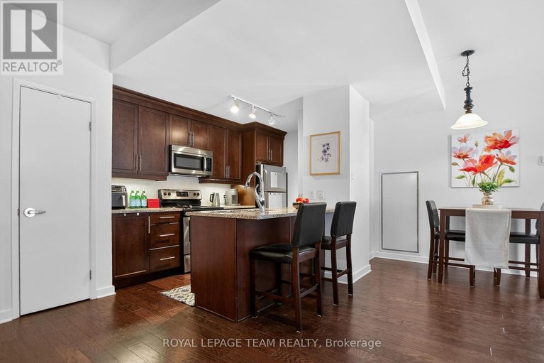 29538009/204-310-centrum-boulevard/bilberry-creekqueenswood-heights/ottawa/ontario/K1E0A3_7