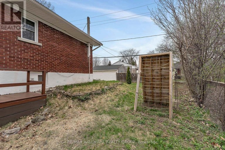 29684996/735-chapman-boulevard/elmvale-acres/ottawa/ontario/K1G1T7_33