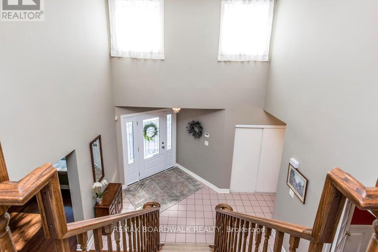 29408101/182-palomino-drive/bridlewood/ottawa/ontario/K2M1P2_14