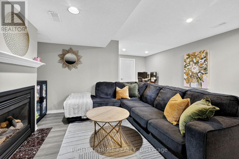 29100823/812-nesting-way/fallingbrookgardenway-south/ottawa/ontario/K4A3X2_28