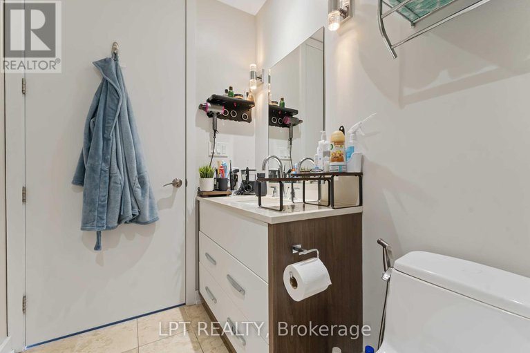 28356042/307-111-champagne-avenue-s/west-centre-town/ottawa/ontario/K1S5V3_22