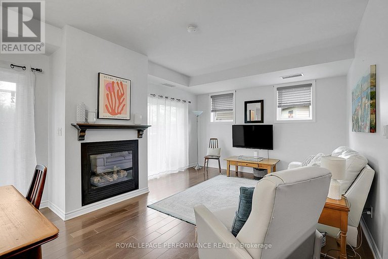 29456626/2-40-prestige-circle/chatelaine-village/ottawa/ontario/K4A0W9_11