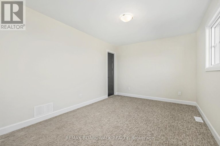 29490951/1035-chablis-crescent/embrun/russell/ontario/K0A1W0_12