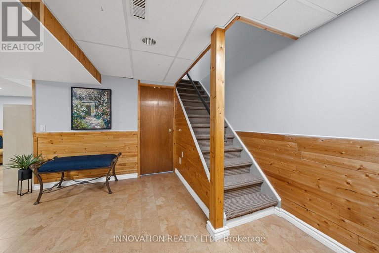 29591600/2056-wildflower-drive/queenswood-heights-south/ottawa/ontario/K1E3R3_31