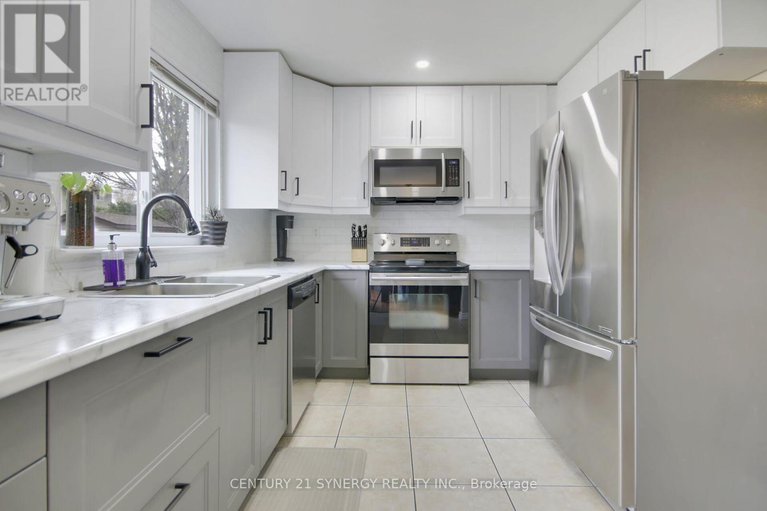 28283837/19-seabrooke-drive/glencairnhazeldean/ottawa/ontario/K2L2H8_13