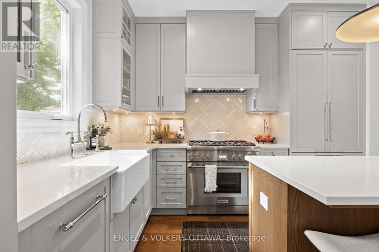 28904185/872-iroquois-road/mckellar-heightsglabar-park/ottawa/ontario/K2A3N2_13