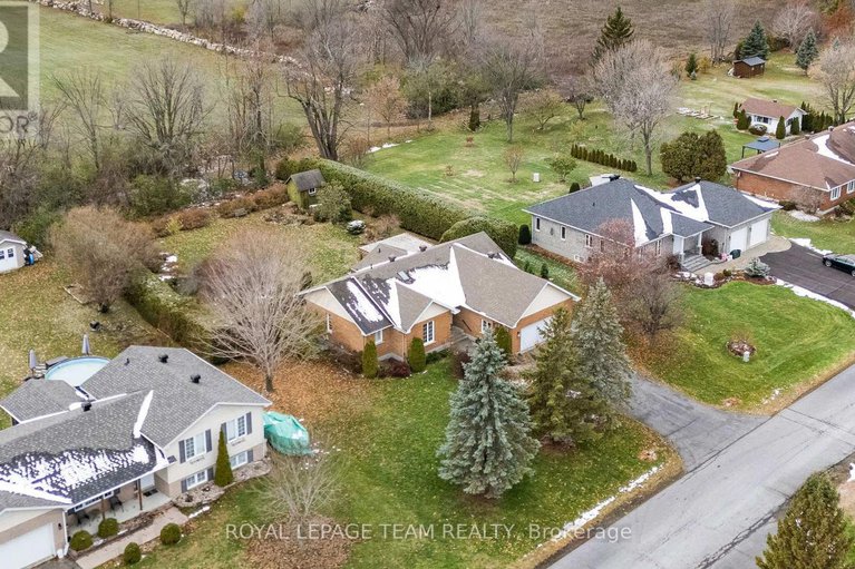 29127393/7-david-street/long-sault/south-stormont/ontario/K0C1M0_43