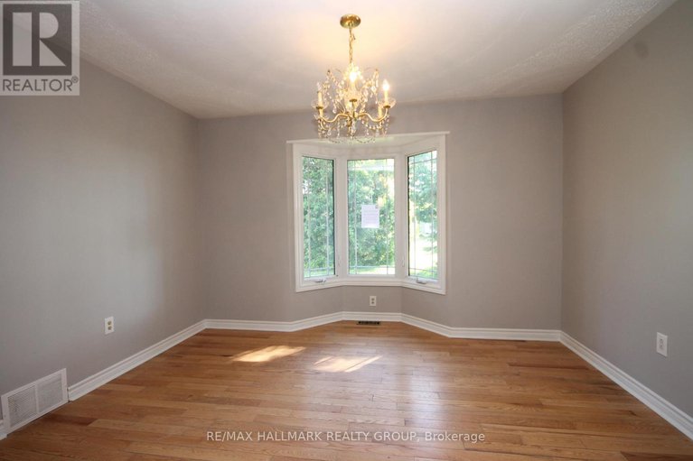28422586/1844-river-road/manotick-east-to-manotick-station/ottawa/ontario/K4M1B4_17