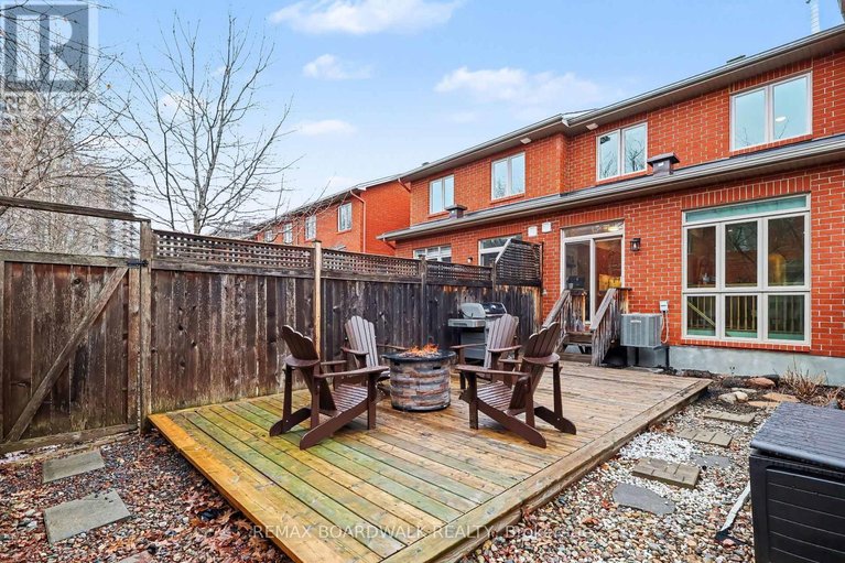 29619269/295-meilleur-private/vanier/ottawa/ontario/K1L0A2_29