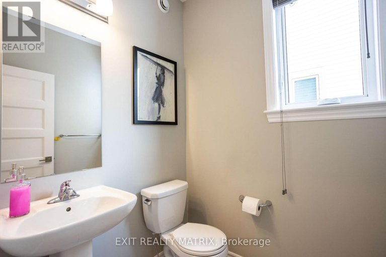 28149549/99-station-trail/village-of-russell/russell/ontario/K4R0A3_10