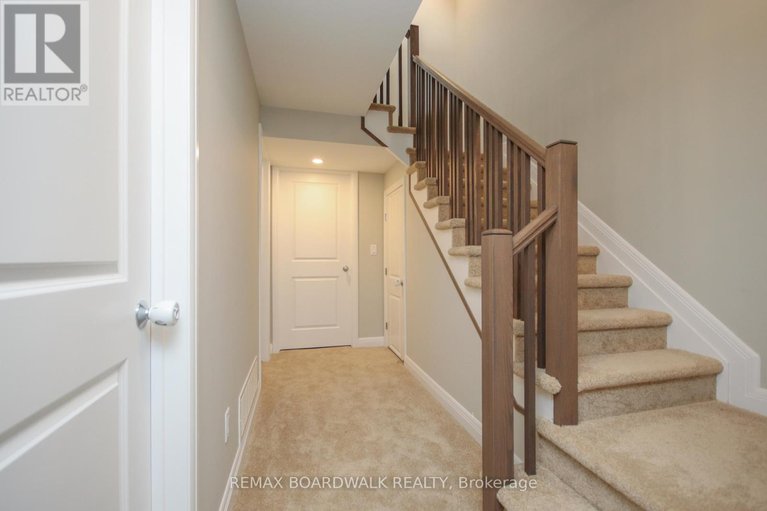 29643947/74-michael-stoqua-street/cfb-rockcliffe-and-area/ottawa/ontario/K1K5A2_27