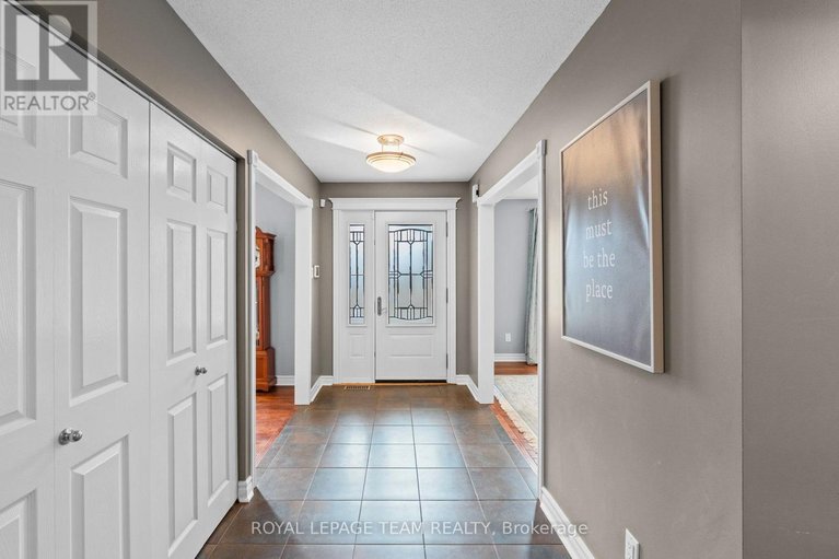 29629893/6584-harvest-grove-drive/greely/ottawa/ontario/K4P1E9_5