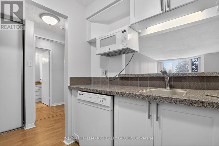 29629891/305-80-sandcastle-drive/leslie-park/ottawa/ontario/K2H9E7_10