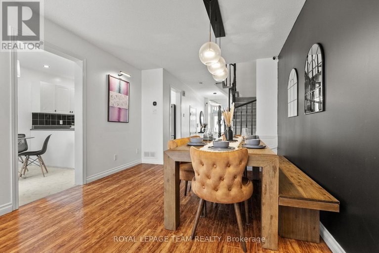 29637009/5-milner-downs-crescent/emerald-meadowstrailwest/ottawa/ontario/K2M2S6_9