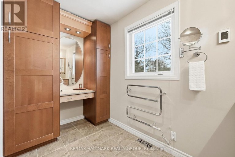 29349074/6066-meadowhill-crescent/chapel-hill/ottawa/ontario/K1C5R9_24