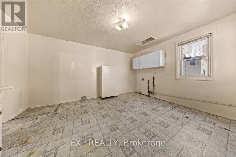 28650137/198-hinchey-avenue/mechanicsville/ottawa/ontario/K1Y1L7_16