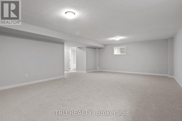 29570536/75-hackamore-crescent/goulbourn-twp-from-franktown-rdsouth-to-rideau/ottawa/ontario/K0A2Z0_29