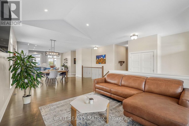 29468824/128-lyon-street/embrun/russell/ontario/K0A1W0_8