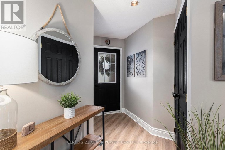 28927560/1017-sheenboro-crescent/fallingbrookpineridge/ottawa/ontario/K4A3M8_3