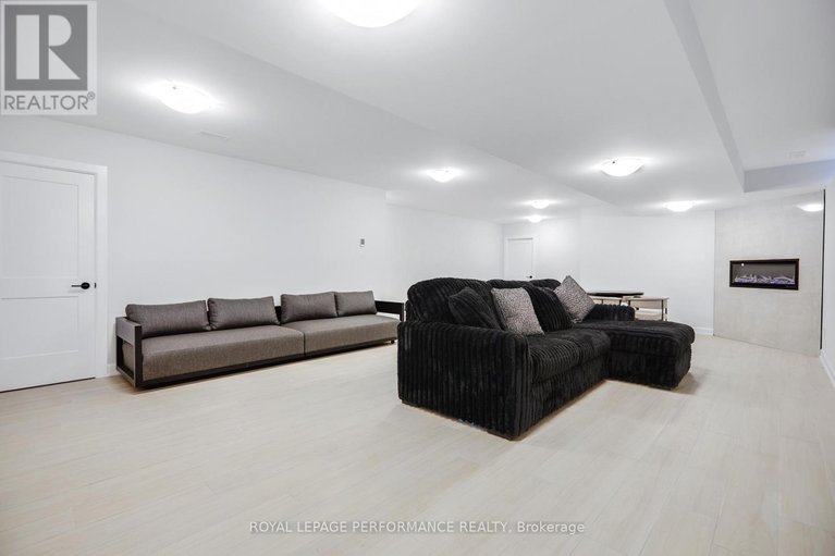 29317173/1709-fisher-ave-avenue/carleton-heights/ottawa/ontario/K2C1X9_39