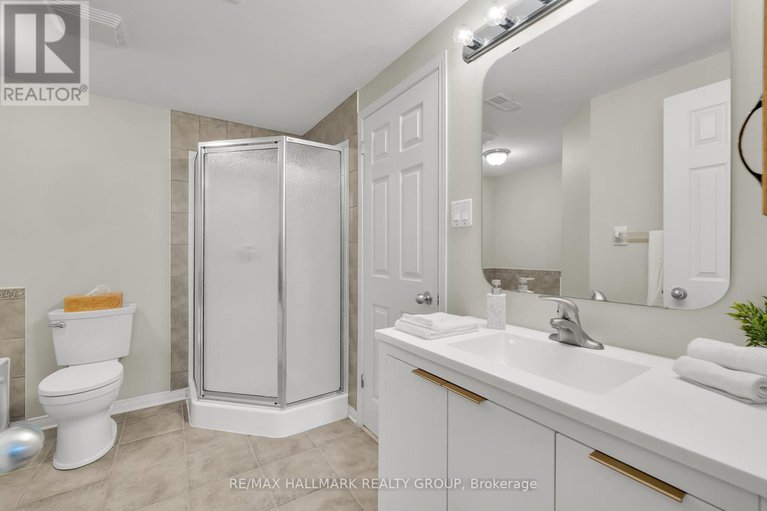 29166577/4-577-reardon-private/heron-gateindustrial-park/ottawa/ontario/K1V2K9_38