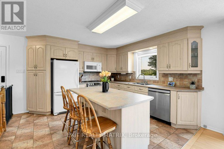 28544595/4705-mcneely-road/sarsfieldbearbrook/ottawa/ontario/K4B1J1_12