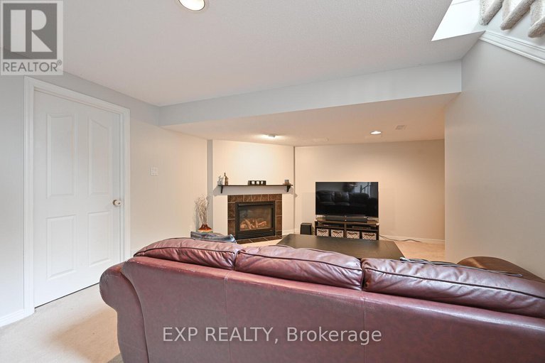 29255057/677-wildshore-crescent/riverside-southgloucester-glen/ottawa/ontario/K1V1Y1_29