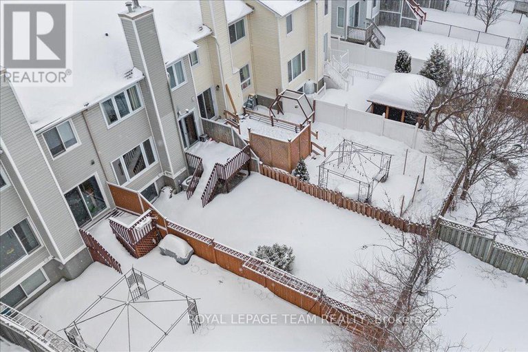 29407128/8-crownridge-drive/emerald-meadowstrailwest/ottawa/ontario/K2M2M8_35