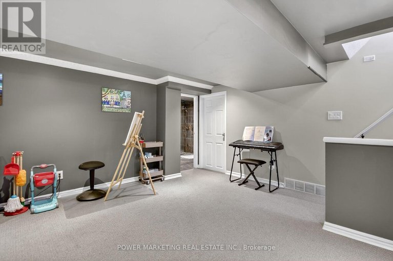 29667359/3269-clearwater-crescent/south-keys/ottawa/ontario/K1V7S3_26
