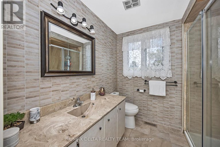 29107738/427-mockingbird-drive/chatelaine-village/ottawa/ontario/K1E2A8_27