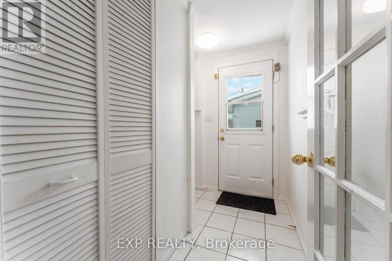 29305103/303-amiens-street/bilberry-creekqueenswood-heights/ottawa/ontario/K1E1N3_18