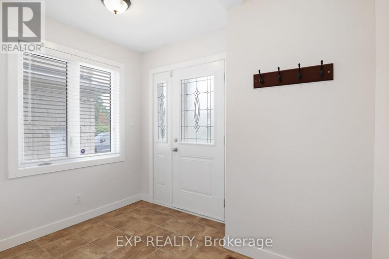 28625166/1382-fisher-avenue/city-viewskylinefisher-heightsparkwood-hills/ottawa/ontario/K2C1X1_6