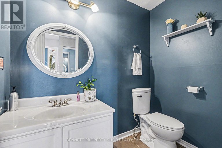 29423087/4-bartley-crescent/on-the-green/ottawa/ontario/K2J2J7_11