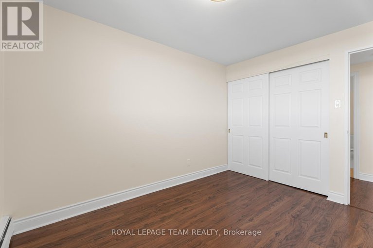 28274883/2004-415-greenview-avenue/britannia/ottawa/ontario/K2B8G5_13