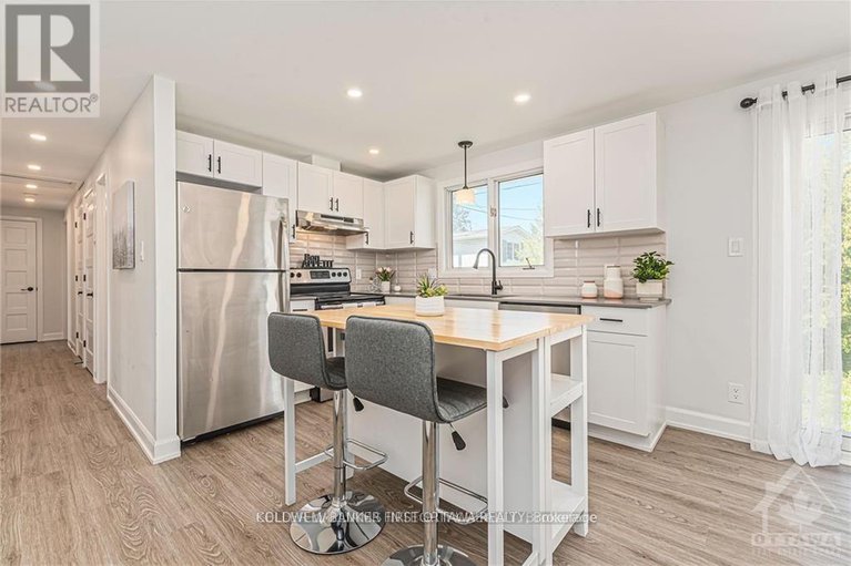 29035711/351-amiens-street/bilberry-creekqueenswood-heights/ottawa/ontario/K1E1P1_8