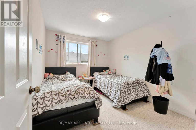 28934388/1008-klondike-road/morgans-grantsouth-march/ottawa/ontario/K2K0C3_21
