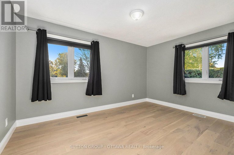 29047686/1218-upton-road/manotick-south-to-roger-stevens/ottawa/ontario/K4M1B3_18