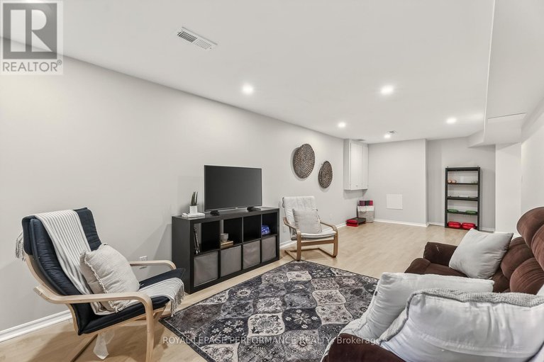 29572536/1820-mccallum-drive/fallingbrookgardenway-south/ottawa/ontario/K4A3T7_36