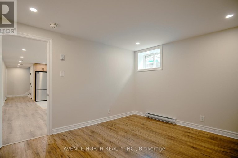 29032421/882-balsam-drive/chatelaine-village/ottawa/ontario/K1E1B5_26