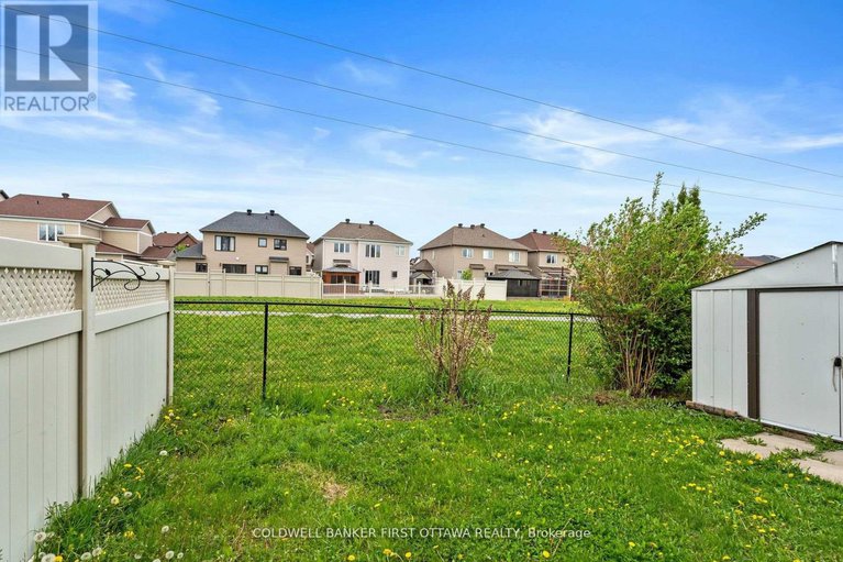 28518556/2459-esprit-drive/avalon-east/ottawa/ontario/K4A0S3_35